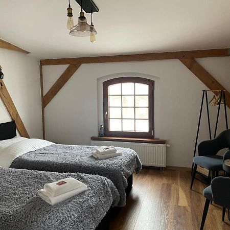 Miodosytnia Hotel Chwarszczany Екстериор снимка