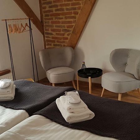 Miodosytnia Hotel Chwarszczany Екстериор снимка