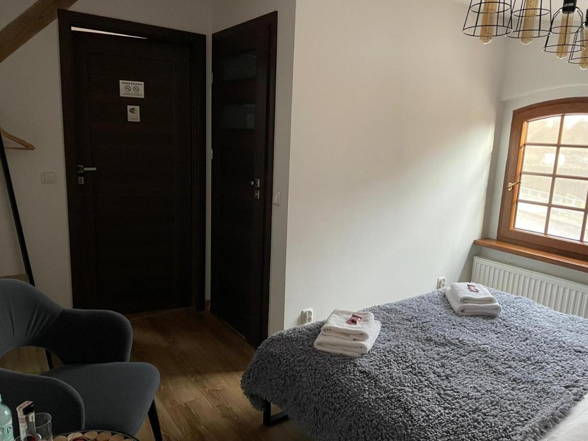 Miodosytnia Hotel Chwarszczany Екстериор снимка